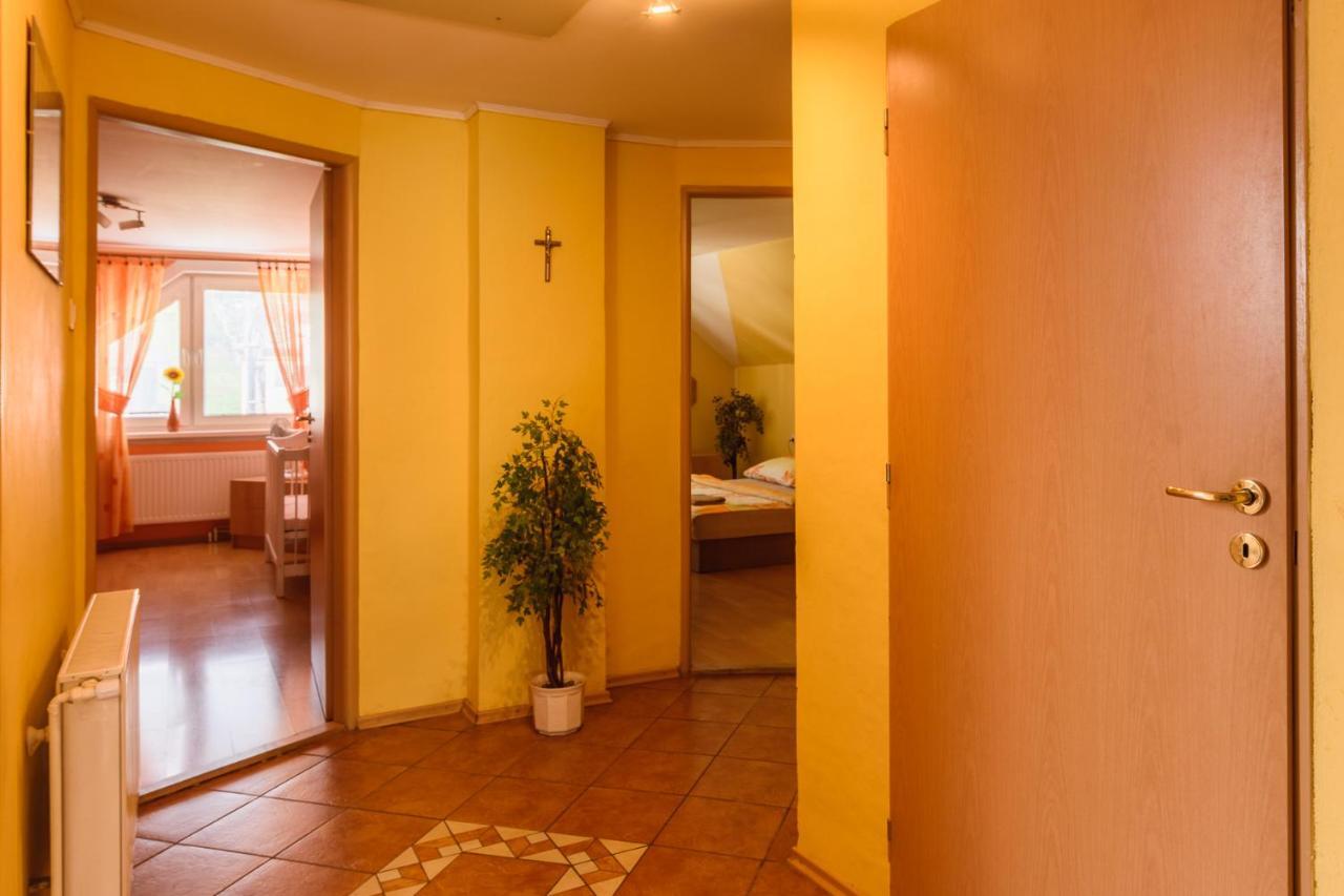 Apartman Elegant Бешеньова Екстер'єр фото
